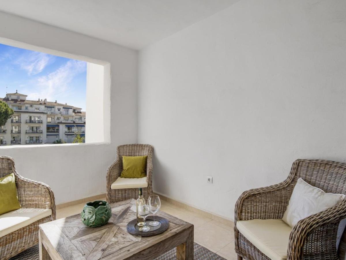 Apartamento De 2 Dormitorios En Playas Del Duque Marbella Exterior photo
