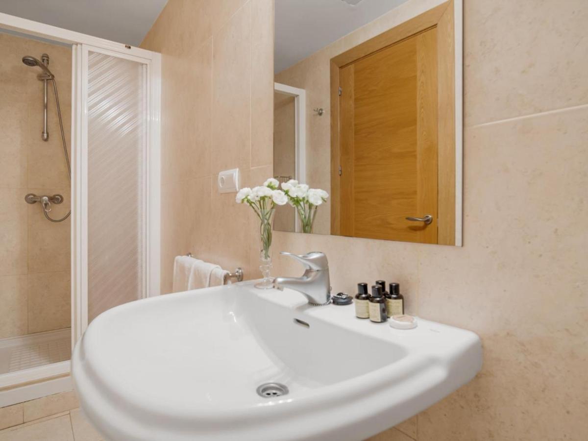 Apartamento De 2 Dormitorios En Playas Del Duque Marbella Exterior photo