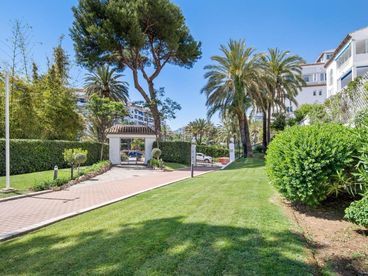 Apartamento De 2 Dormitorios En Playas Del Duque Marbella Exterior photo
