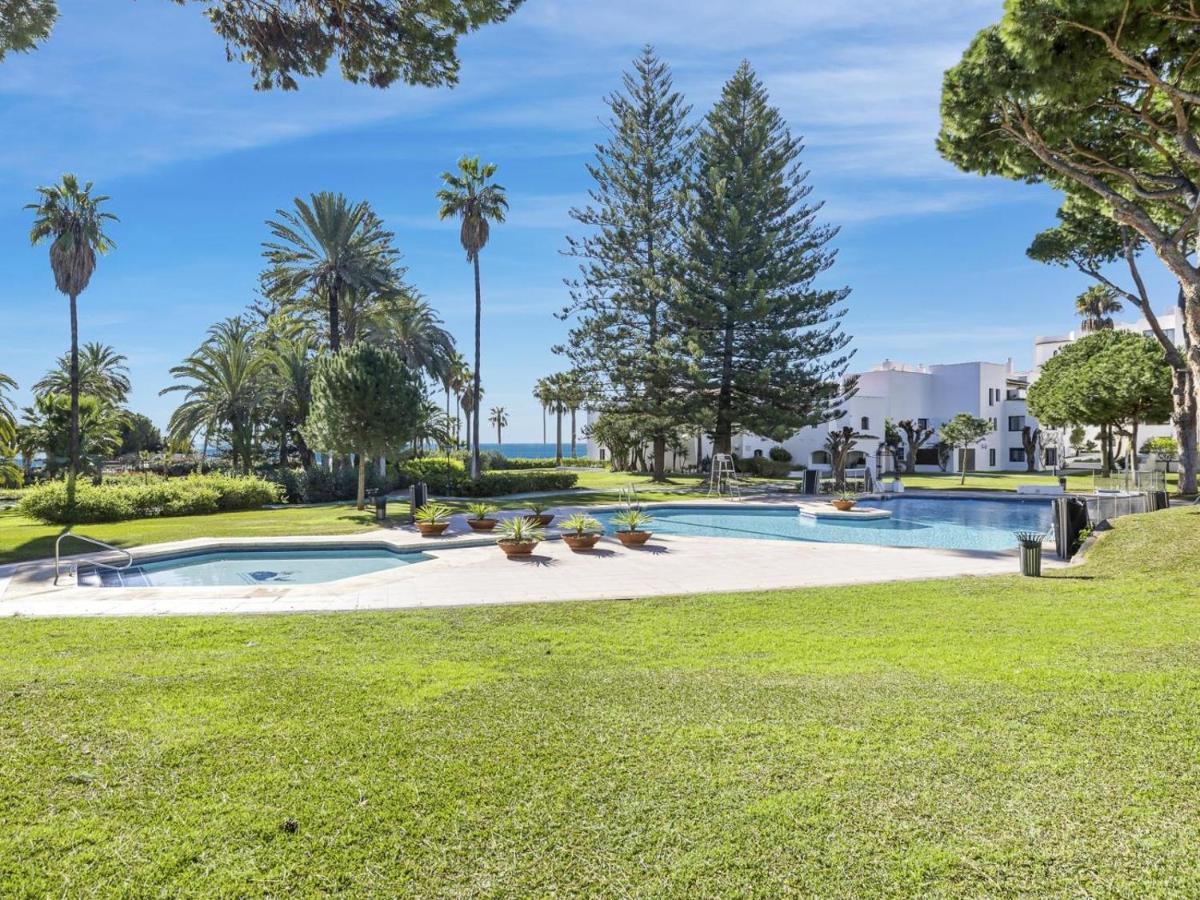 Apartamento De 2 Dormitorios En Playas Del Duque Marbella Exterior photo